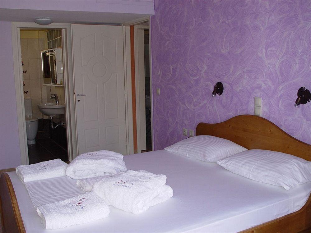 Greka Ionian Suites Agia Efimia Екстериор снимка