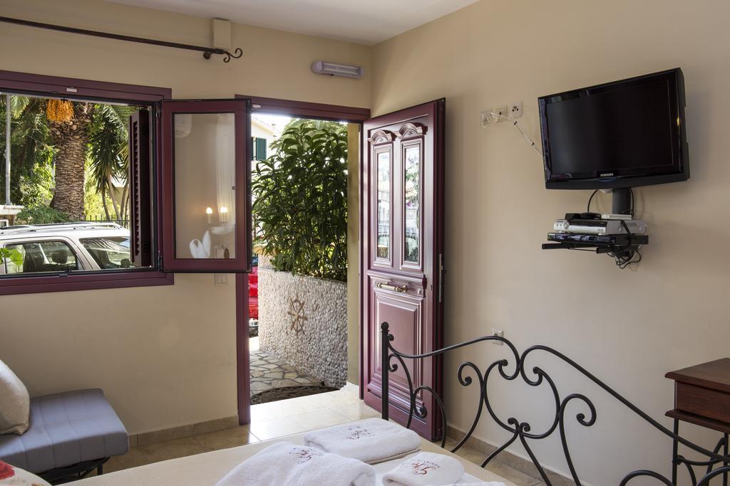 Greka Ionian Suites Agia Efimia Екстериор снимка