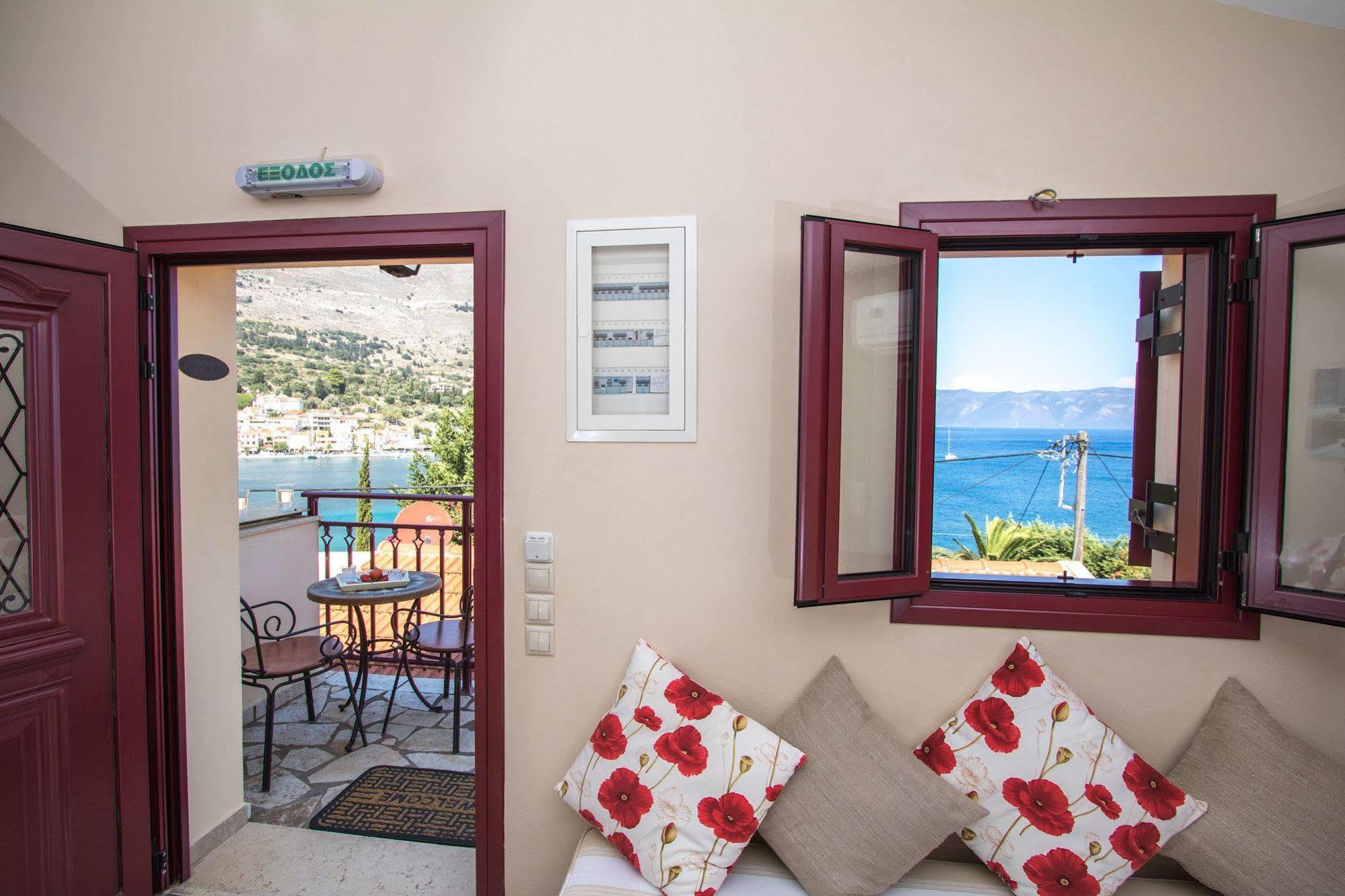 Greka Ionian Suites Agia Efimia Екстериор снимка