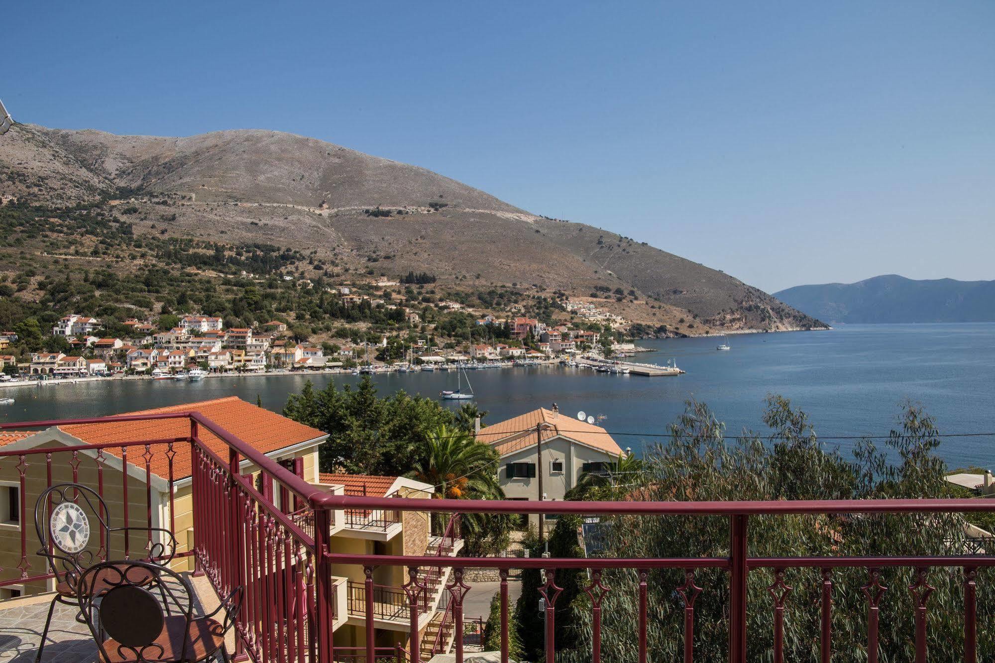 Greka Ionian Suites Agia Efimia Екстериор снимка