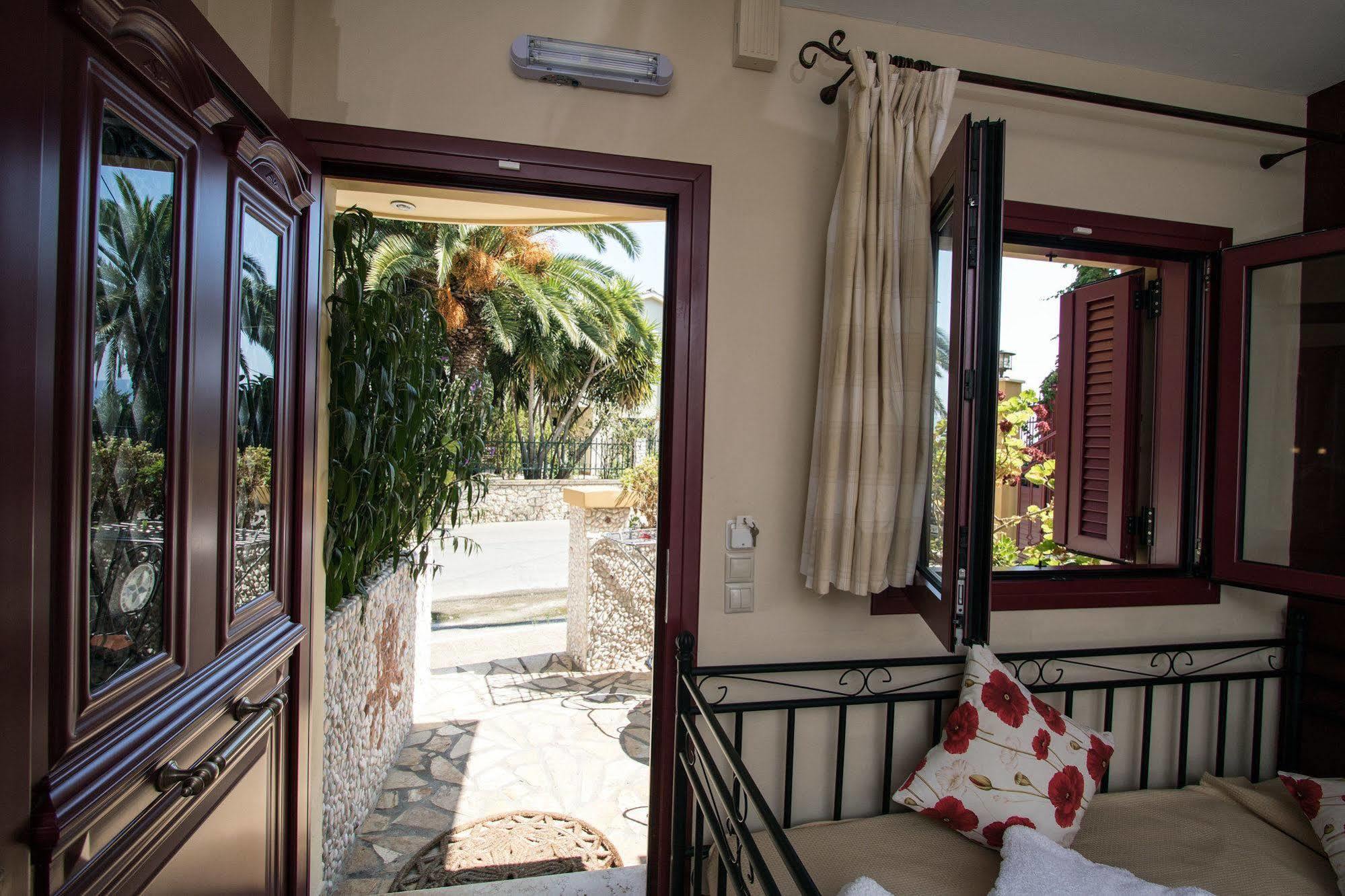 Greka Ionian Suites Agia Efimia Екстериор снимка
