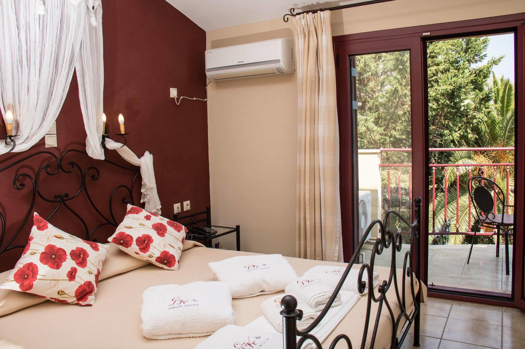 Greka Ionian Suites Agia Efimia Екстериор снимка