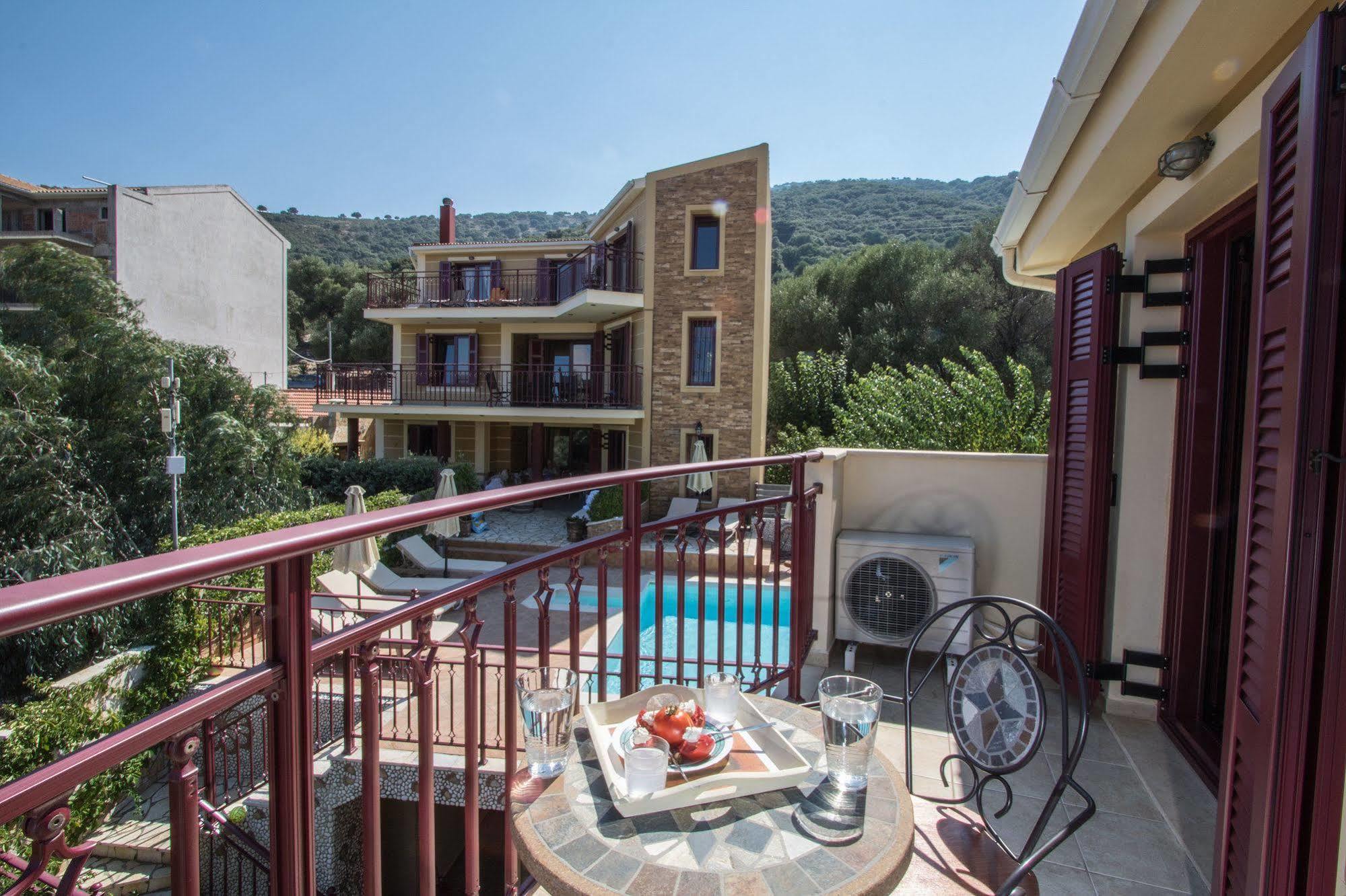 Greka Ionian Suites Agia Efimia Екстериор снимка