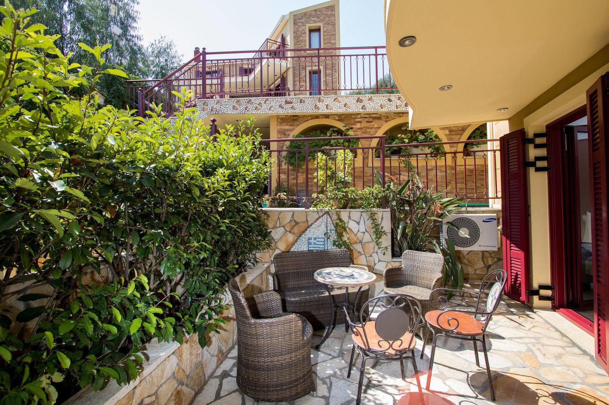 Greka Ionian Suites Agia Efimia Екстериор снимка