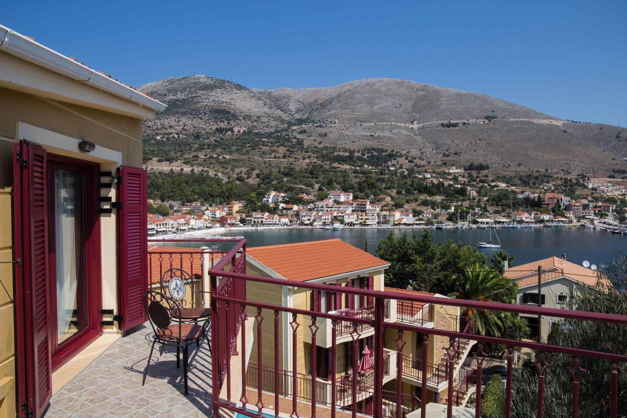 Greka Ionian Suites Agia Efimia Екстериор снимка
