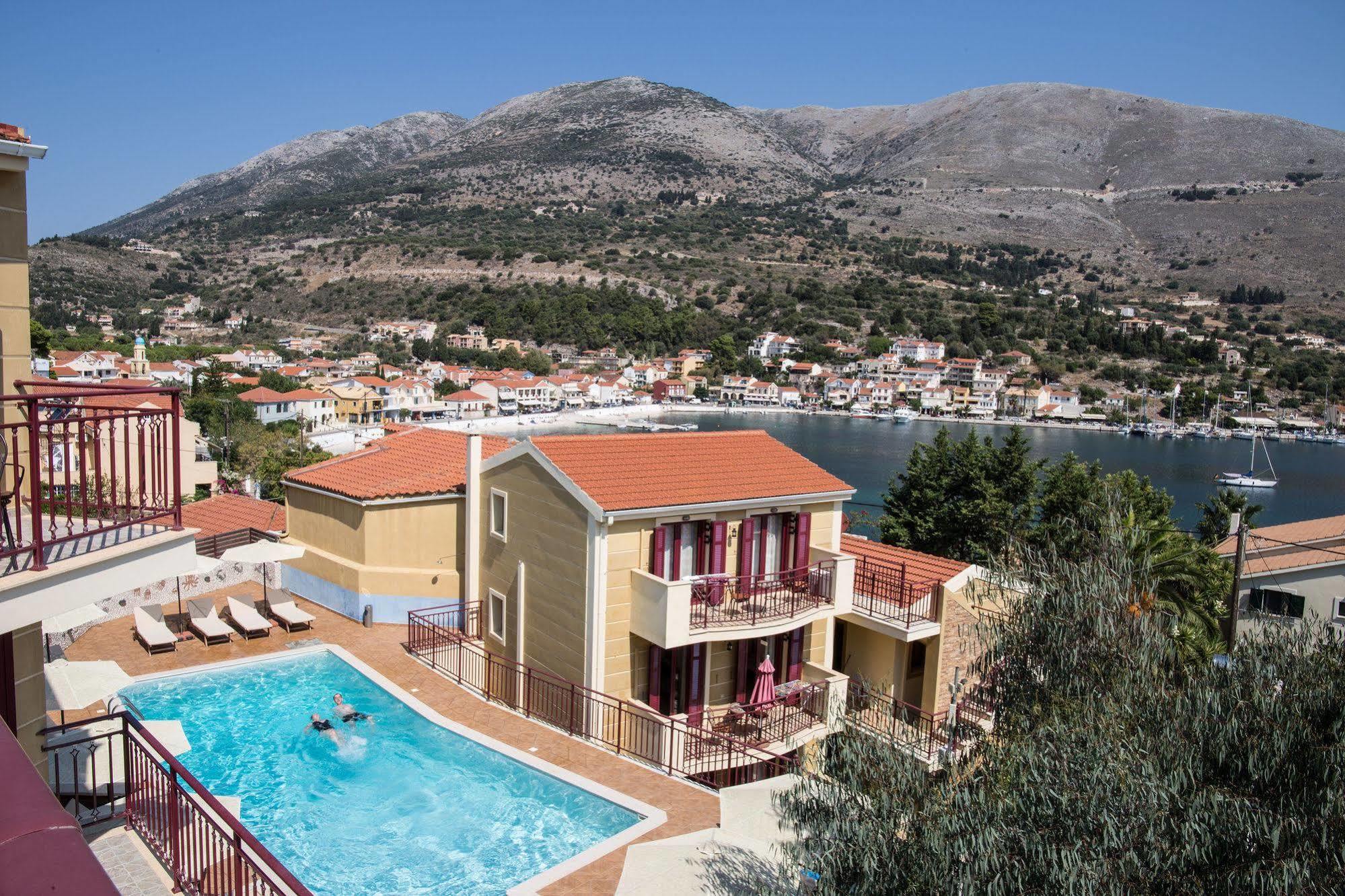 Greka Ionian Suites Agia Efimia Екстериор снимка