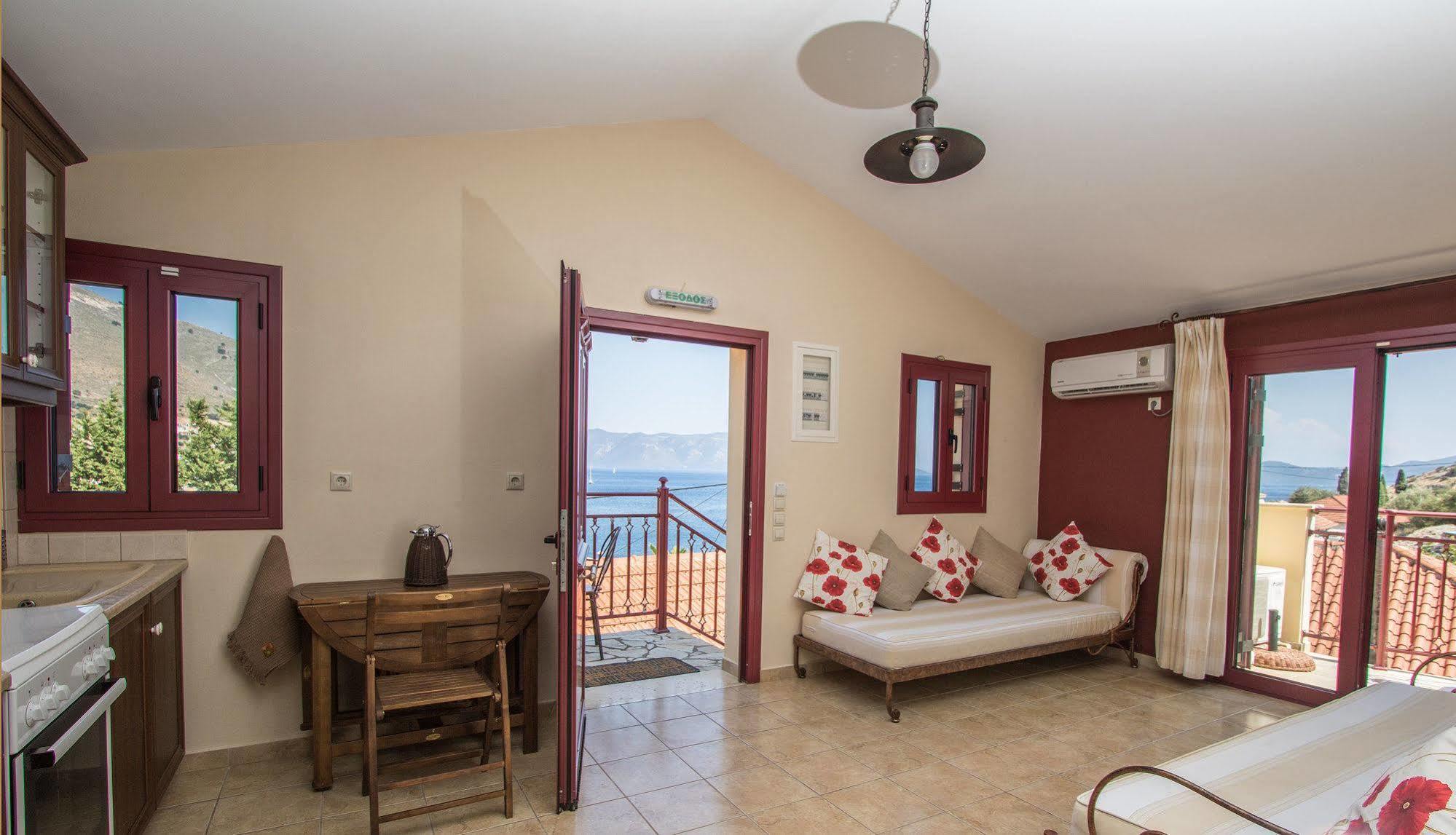 Greka Ionian Suites Agia Efimia Екстериор снимка